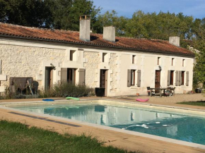 Maison Périgord vert piscine et spa